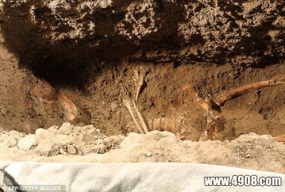 考古学家发现一颗头骨，他们认为这是达-芬奇笔下的蒙娜丽莎的原型
